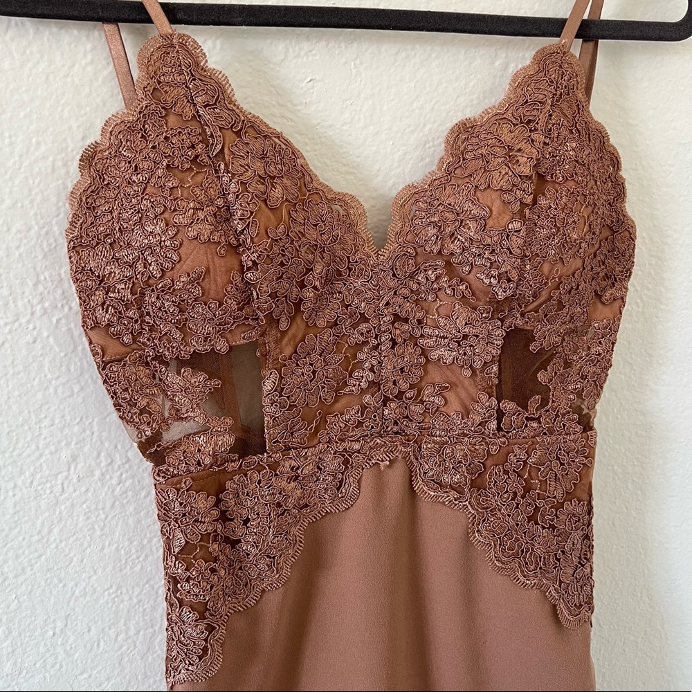 Windsor lace dress